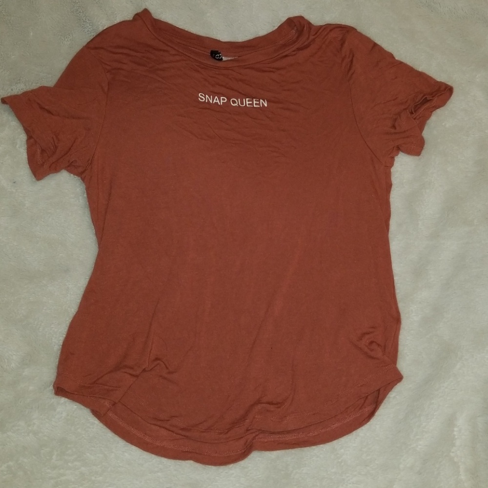 "Snap queen" casual top